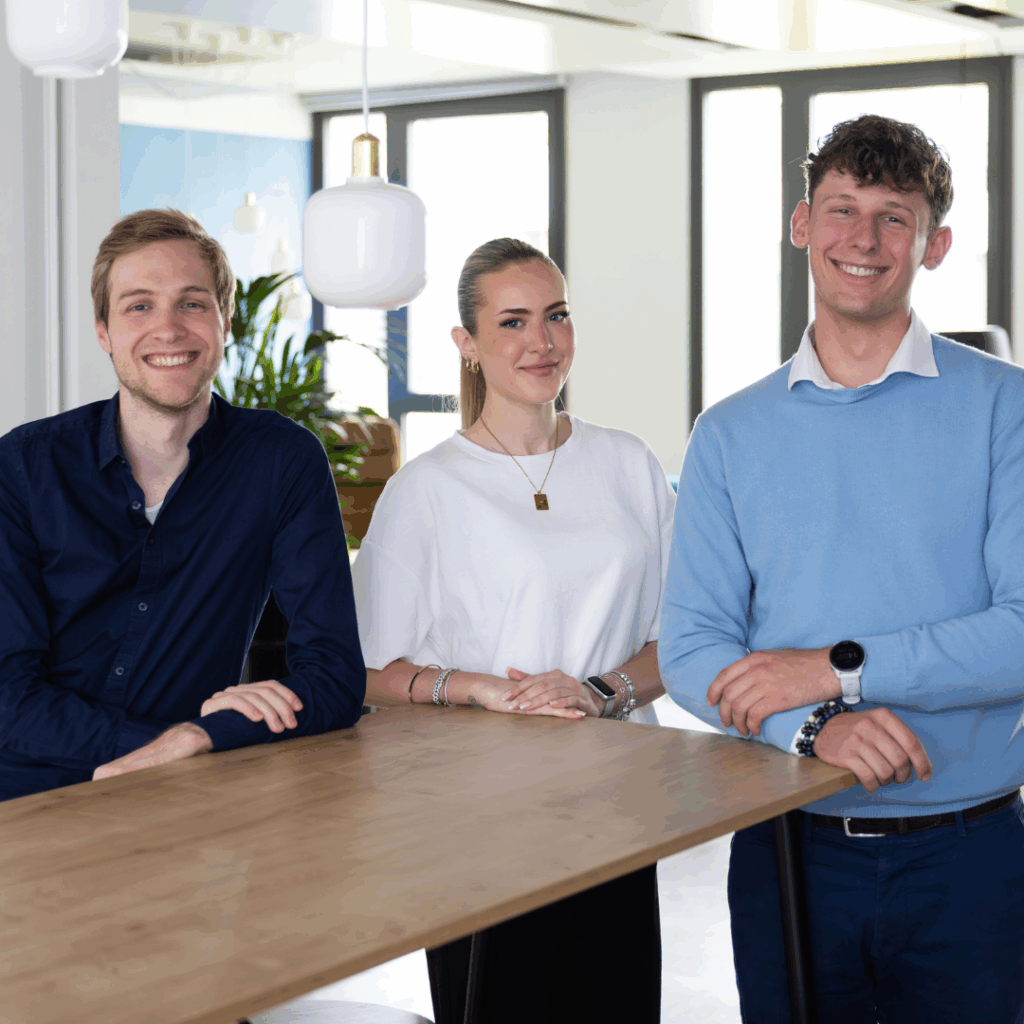 Office Management Team von RISE PARTNERS